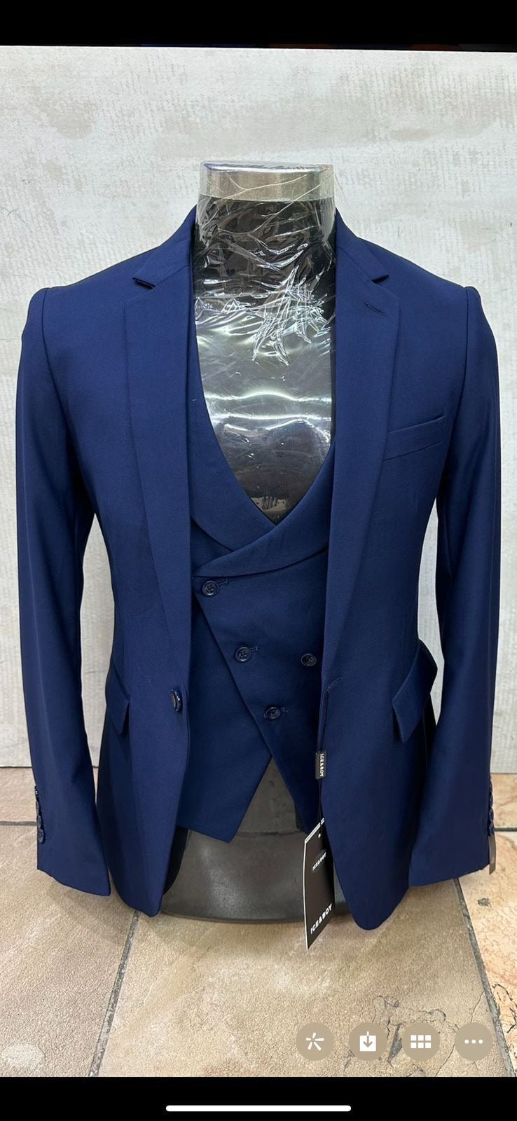 Plain 3-Piece Man Suits