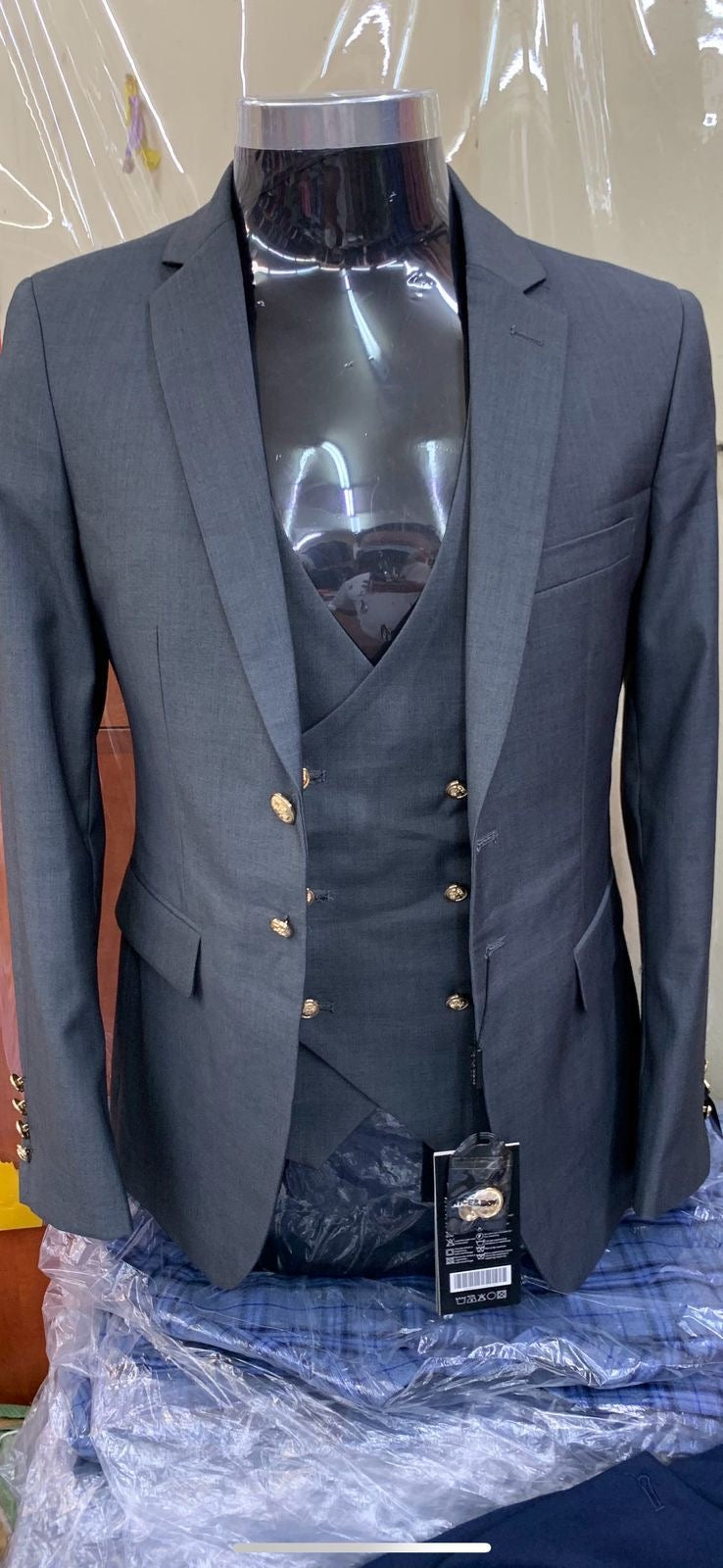 3-Piece Man Suits